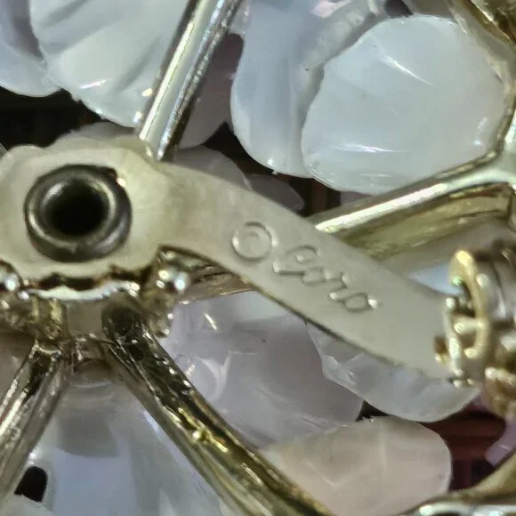 Vintage Coro Brooch - Picture 3 of 4